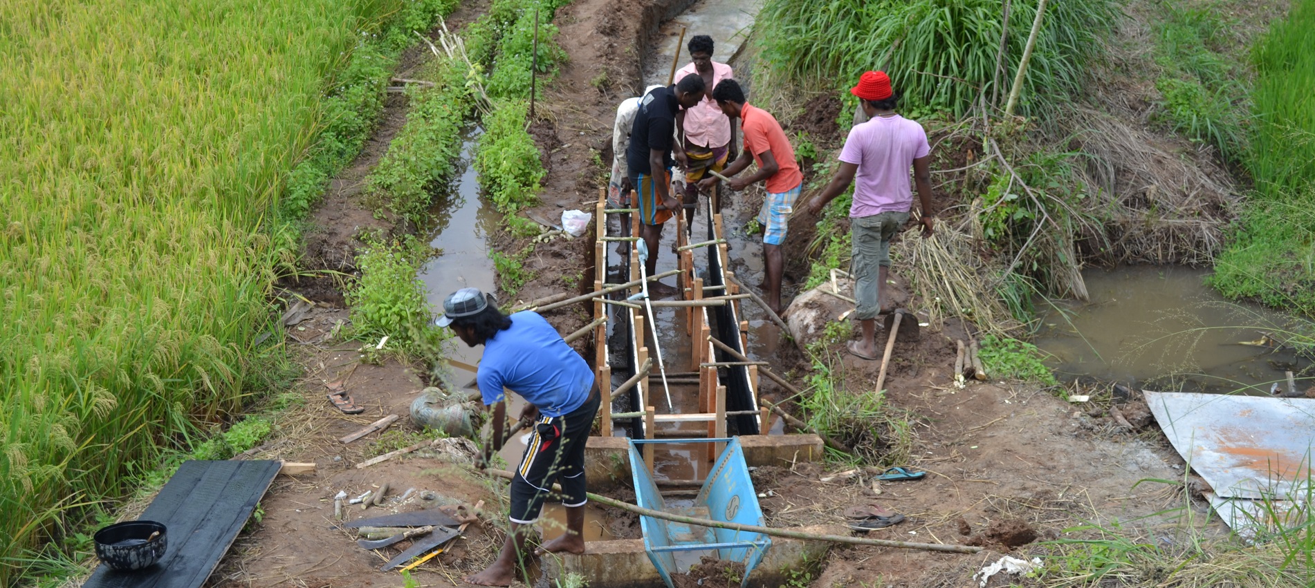 Establishing irrigation canals in Mailagammana_2 ed